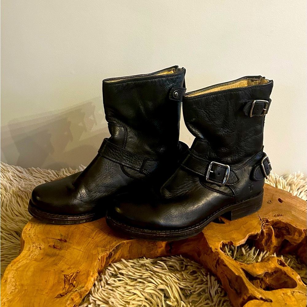 Frye moto boots! ✌️